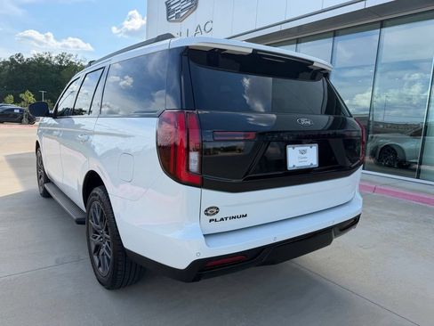 Used 2026 Ford Expedition Platinum w/ Stealth Appearance Package AWD/4WD image 3
