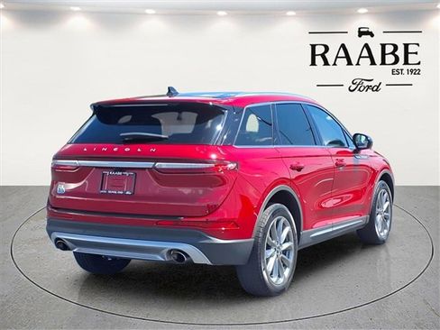Used 2021 Lincoln Corsair AWD w/ Premium Package image 7
