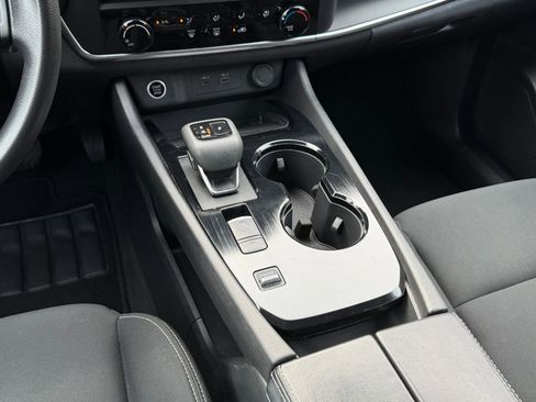 Used 2023 Nissan Rogue S FWD image 26