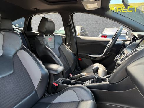 Used 2017 Ford Focus ST w/ Equipment Group 401A image 19