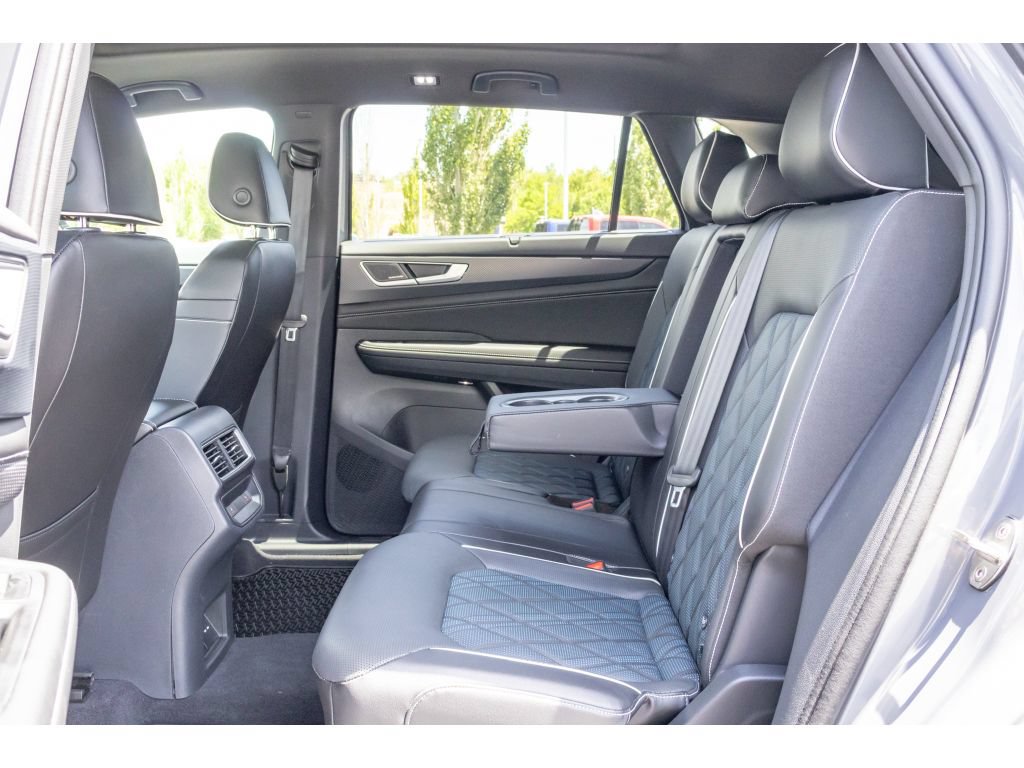 Used 2024 Volkswagen Atlas Cross Sport SEL Premium R-Line AWD/4WD image 14