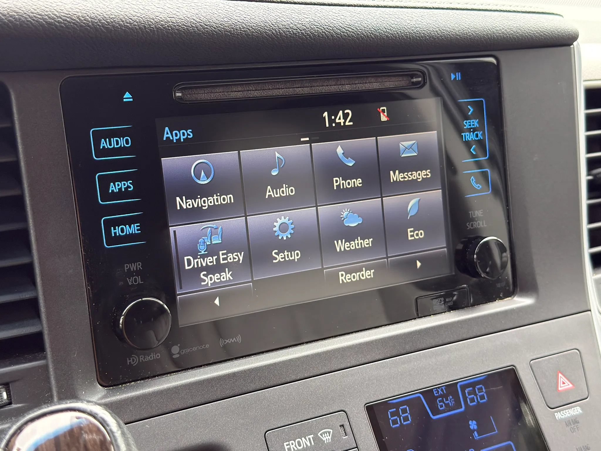 Used 2017 Toyota Sienna XLE Premium FWD image 33