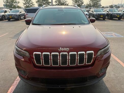 Used 2019 Jeep Cherokee Latitude w/ Popular Appearance Group AWD/4WD image 3