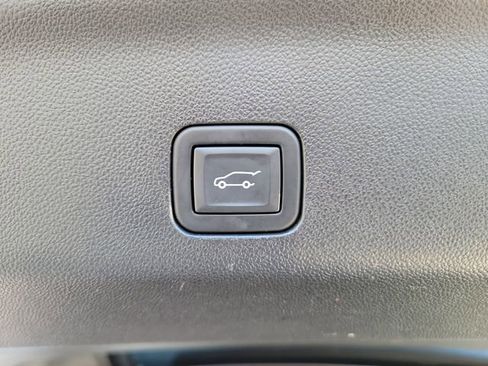 Certified 2024 Chevrolet Suburban LT image 15