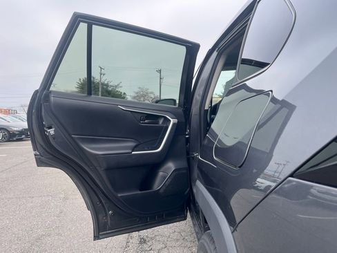 Used 2020 Toyota RAV4 LE AWD/4WD image 23