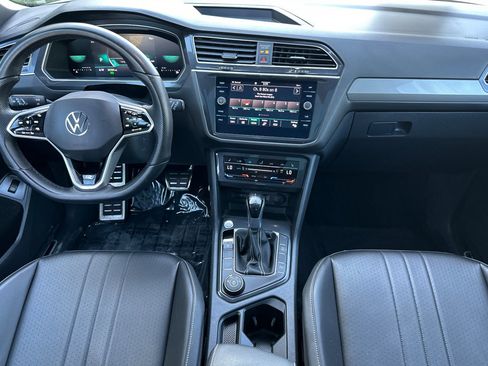 Certified 2024 Volkswagen Tiguan SE R-Line image 13