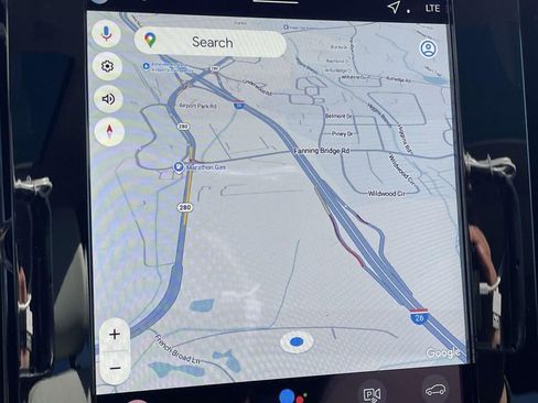 New 2026 Volvo XC40 B4 Plus w/ Protection Package Premier image 17