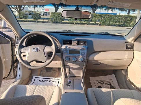 Used 2009 Toyota Camry LE image 12