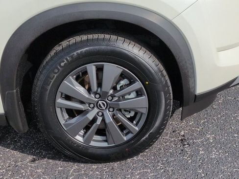 Certified 2022 Nissan Pathfinder SV FWD image 11