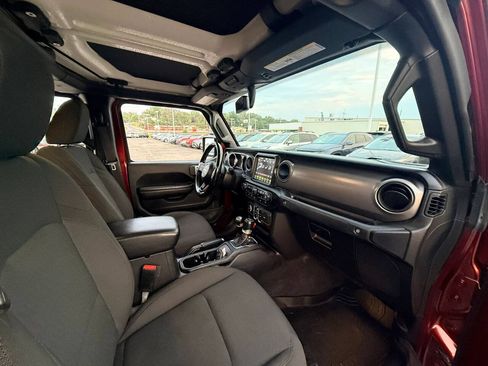 Used 2021 Jeep Gladiator Sport AWD/4WD image 15