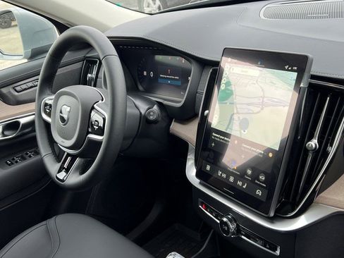 New 2026 Volvo XC90 B6 Plus w/ Protection Package Premier image 7