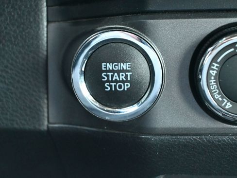 Used 2021 Toyota Tacoma TRD Off-Road w/ Technology Package AWD/4WD image 17