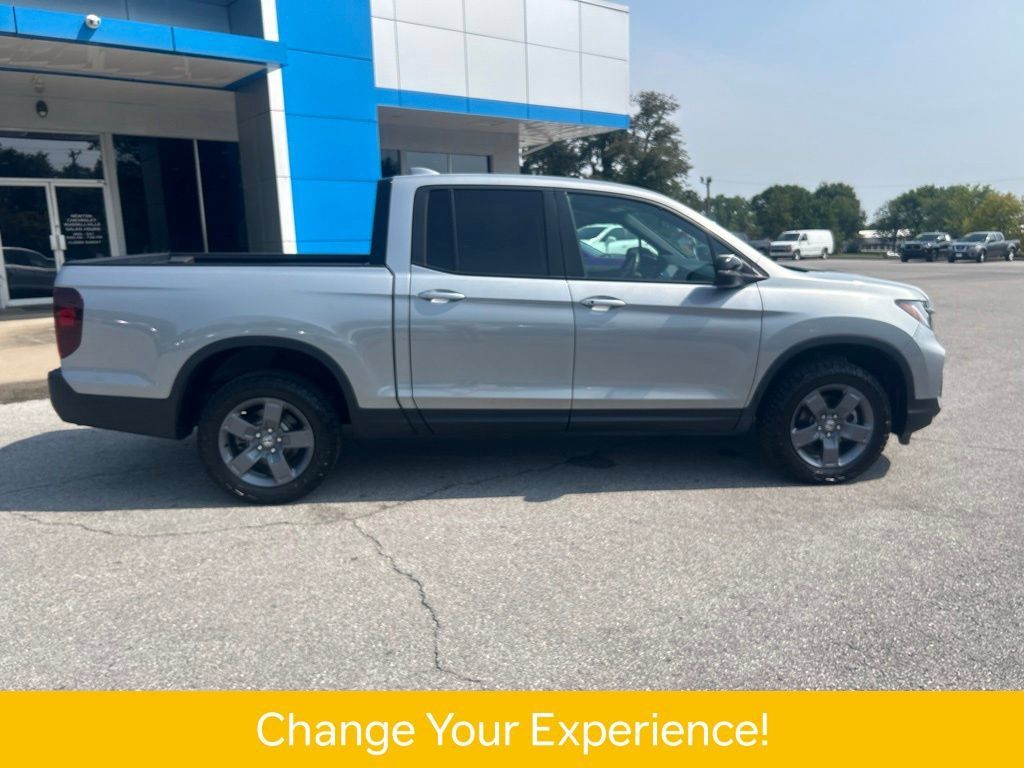 Used 2025 Honda Ridgeline TrailSport image 38