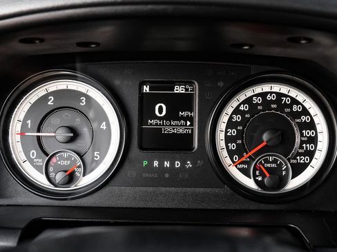 Used 2016 RAM 3500 SLT w/ Cold Weather Group image 19