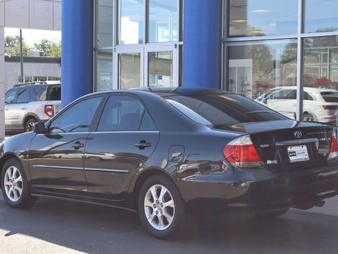 Used 2005 Toyota Camry XLE image 3
