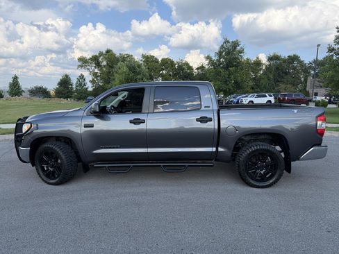 Used 2017 Toyota Tundra SR5 w/ SR5 Upgrade Package AWD/4WD image 8