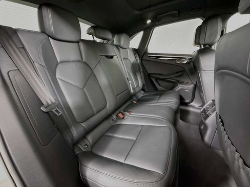 Certified 2026 Porsche Macan AWD/4WD image 28
