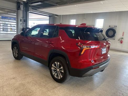 Used 2025 Chevrolet Equinox LT AWD/4WD image 8