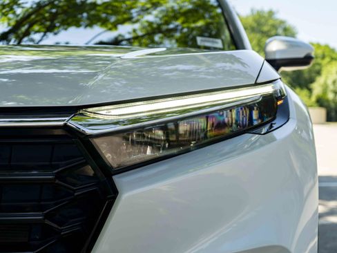 Used 2025 Honda CR-V EX-L image 11