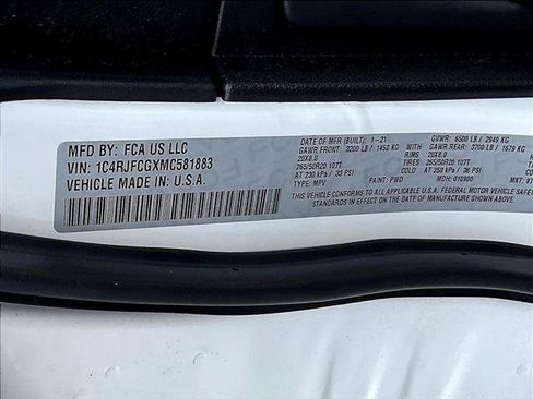 Used 2021 Jeep Grand Cherokee Overland AWD/4WD image 29