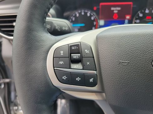Certified 2023 Ford Explorer Limited w/ Limited Technology Package RWD image 24