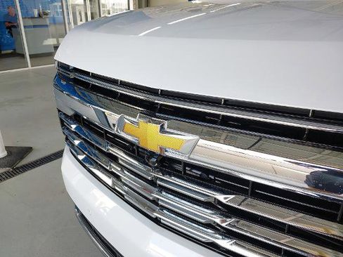 New 2026 Chevrolet Suburban Premier w/ Sun And Tow Package image 31