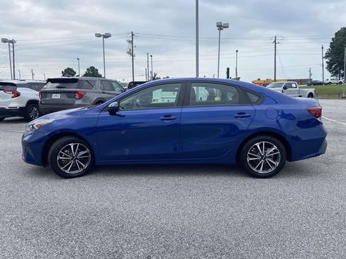 Used 2023 Kia Forte LXS FWD image 6