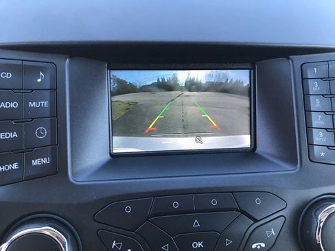 Used 2018 Ford Edge SE image 22