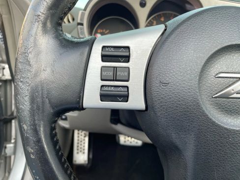 Used 2007 Nissan 350Z Touring image 19