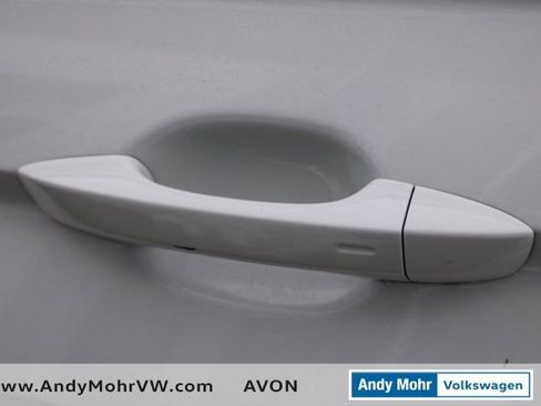 Used 2019 Volkswagen Tiguan SE image 17