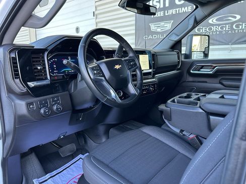 Used 2024 Chevrolet Silverado 3500 LT w/ Convenience Package image 10