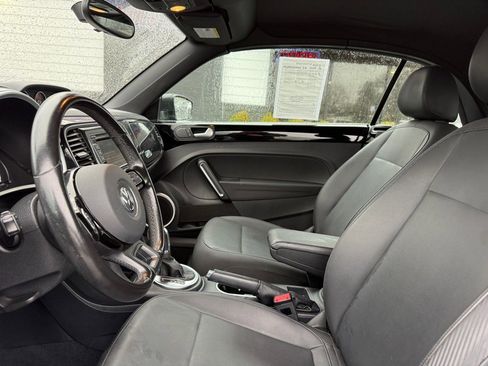 Used 2015 Volkswagen Beetle TDI image 16
