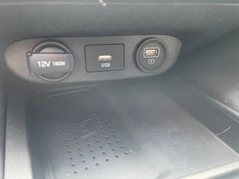 Used 2023 Hyundai Elantra Limited FWD image 15