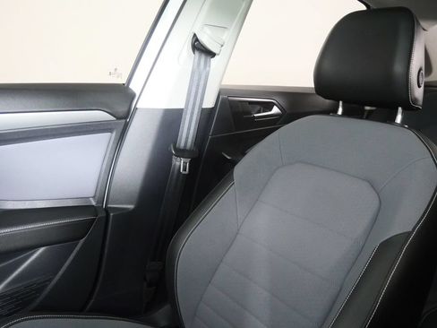 Used 2025 Volkswagen Jetta SE FWD image 24