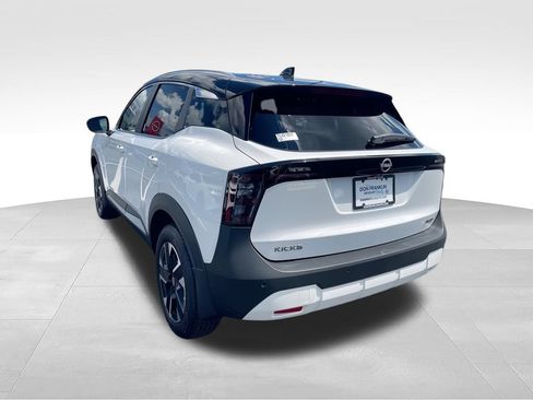 Used 2026 Nissan Kicks SV AWD/4WD image 6