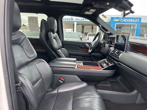 Used 2023 Lincoln Navigator Reserve image 37