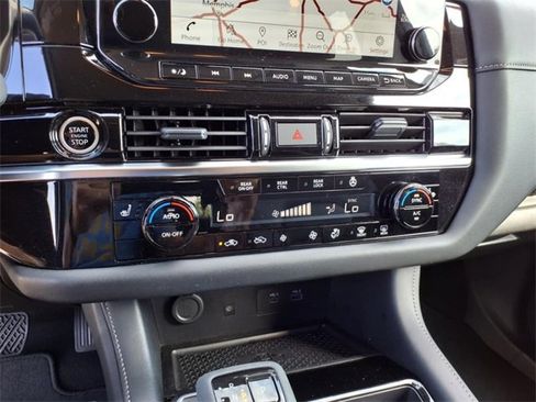 Certified 2024 Nissan Pathfinder SL image 12