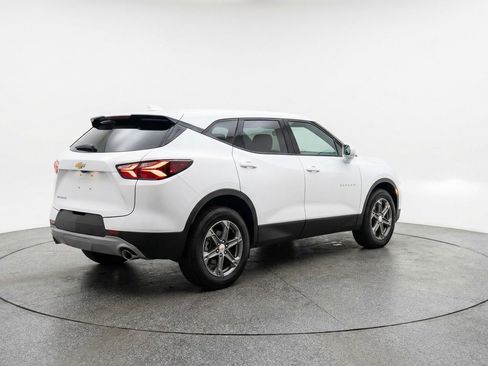 Used 2025 Chevrolet Blazer LT image 9