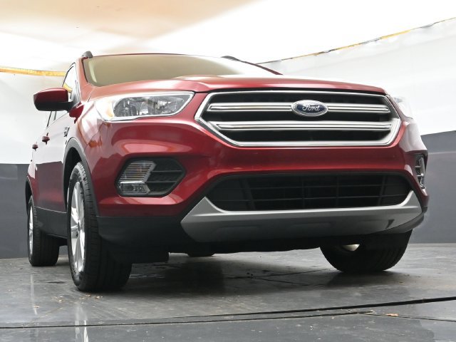 Used 2018 Ford Escape SE w/ SE Sync 3 Package AWD/4WD image 35