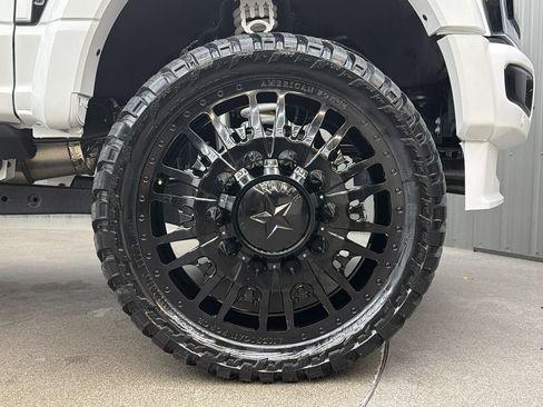 Used 2025 Ford F450 Platinum w/ Camper Package image 10