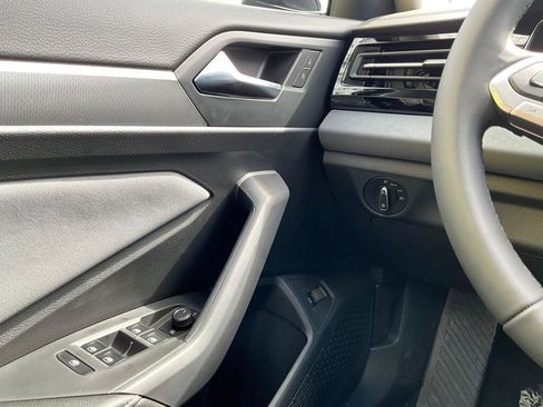 New 2026 Volkswagen Jetta SE FWD image 23
