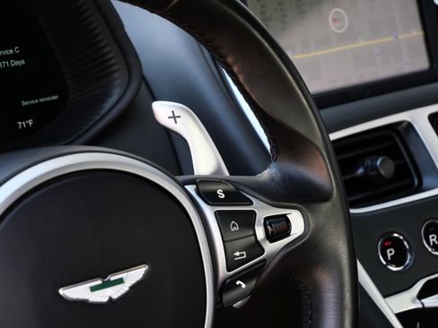 Used 2018 Aston Martin DB11 V12 image 18