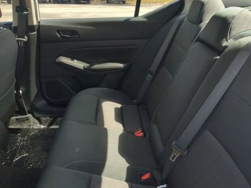 Used 2025 Nissan Altima 2.5 SV image 12