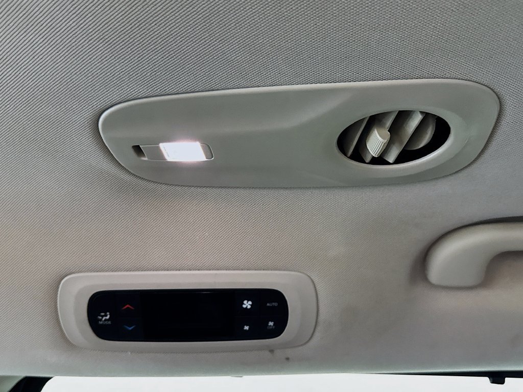 Used 2022 Chrysler Pacifica Touring-L FWD image 24