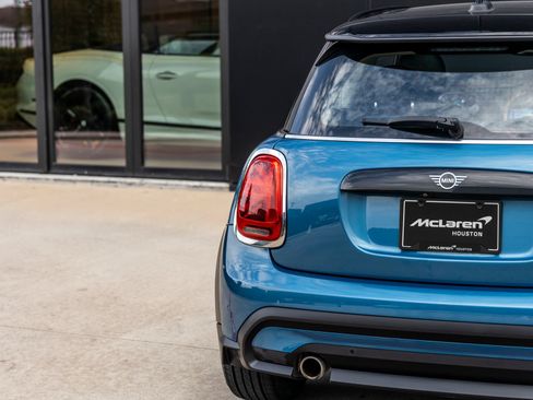 Used 2023 MINI Cooper 2-Door Hardtop FWD image 11