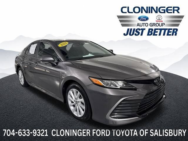 Used 2024 Toyota Camry LE w/ Convenience Package FWD image 1