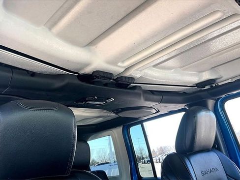 Used 2022 Jeep Wrangler Unlimited Sahara w/ Cold Weather Group image 25