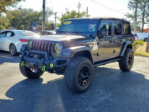 Used 2024 Jeep Wrangler Sport S image 3