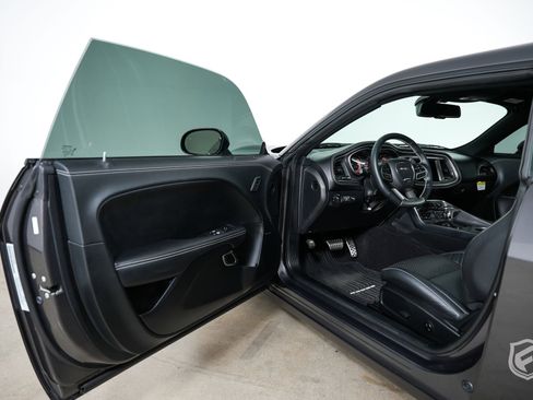 Used 2022 Dodge Challenger SRT Hellcat w/ Plus Package image 10