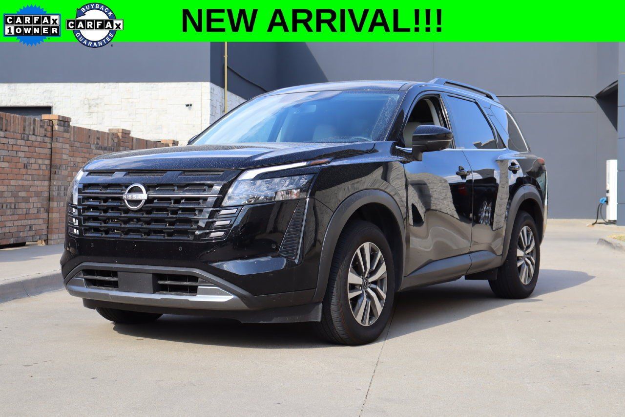 Used 2026 Nissan Pathfinder SL FWD image 1